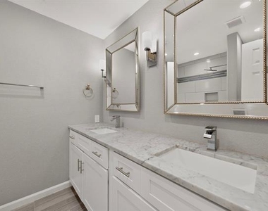 10530 Stone Canyon Road - Photo Thumbnail 24