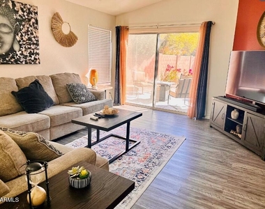 2745 E Hartford Avenue - Photo Thumbnail 5