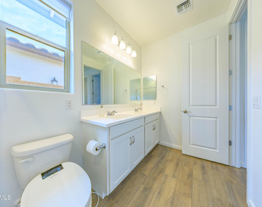 40005 W Elm Drive - Photo Thumbnail 9