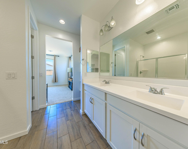 40005 W Elm Drive - Photo Thumbnail 38