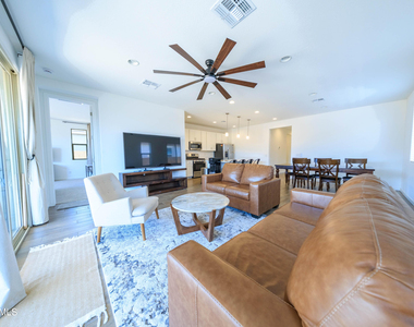 40005 W Elm Drive - Photo Thumbnail 23