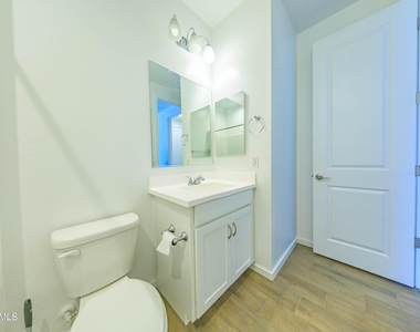 40005 W Elm Drive - Photo Thumbnail 18