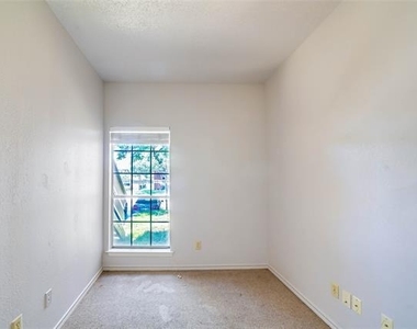 3550 Country Square Drive - Photo Thumbnail 13