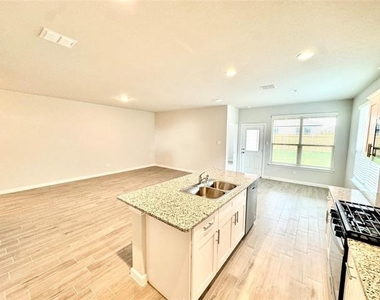 4308 Cornelia Street - Photo Thumbnail 8