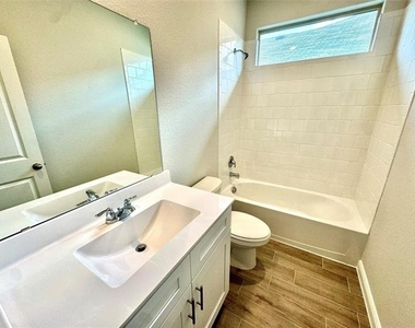 4308 Cornelia Street - Photo Thumbnail 14