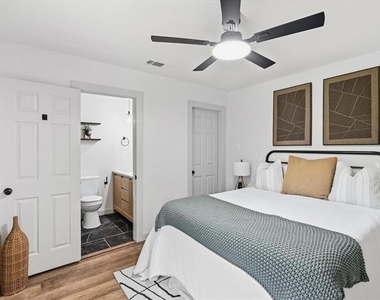 5718 Landino Street - Photo Thumbnail 7