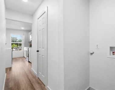 5718 Landino Street - Photo Thumbnail 10