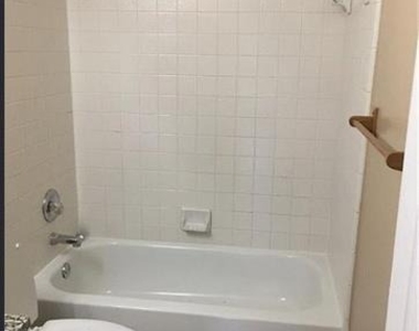2202 Brookview Drive - Photo Thumbnail 18