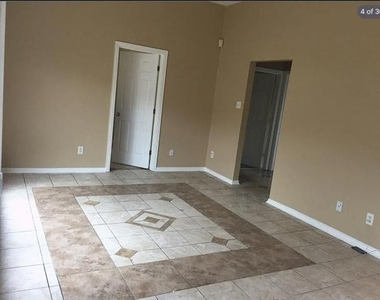 2202 Brookview Drive - Photo Thumbnail 6