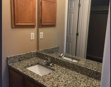 2202 Brookview Drive - Photo Thumbnail 21