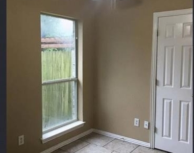 2202 Brookview Drive - Photo Thumbnail 25
