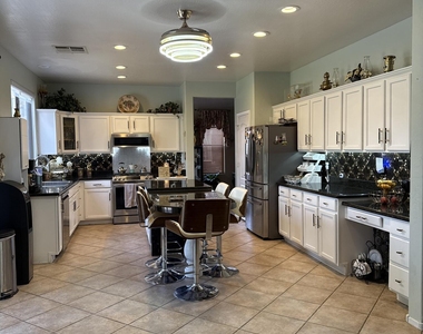 3928 W Range Mule Drive - Photo Thumbnail 11