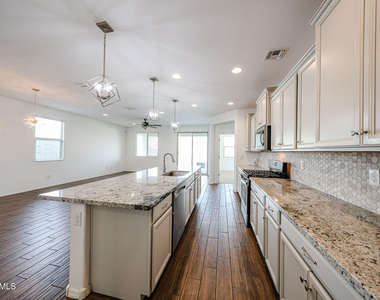 2306 E Branham Lane - Photo Thumbnail 12