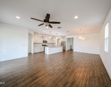 2306 E Branham Lane - Photo Thumbnail 8