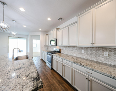 2306 E Branham Lane - Photo Thumbnail 11