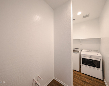 2306 E Branham Lane - Photo Thumbnail 15