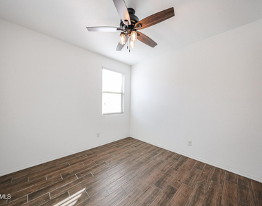 2306 E Branham Lane - Photo Thumbnail 19