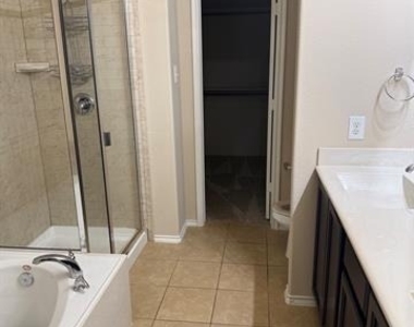 2208 Jonathan Creek Drive - Photo Thumbnail 3