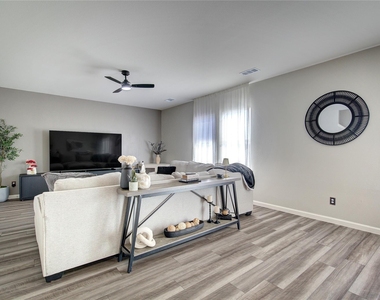 1804 Mccree Street - Photo Thumbnail 3