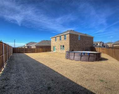 1804 Mccree Street - Photo Thumbnail 36
