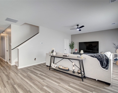 1804 Mccree Street - Photo Thumbnail 2