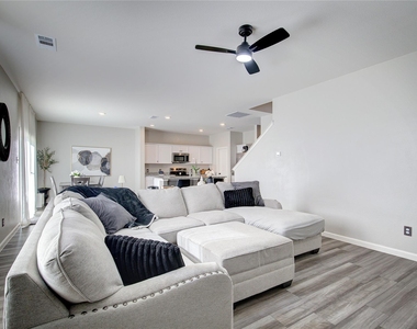 1804 Mccree Street - Photo Thumbnail 7