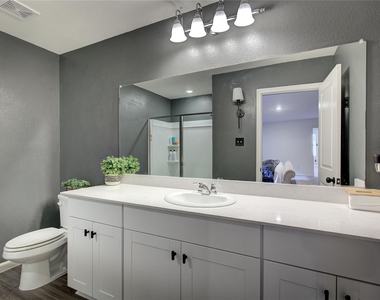 1804 Mccree Street - Photo Thumbnail 18