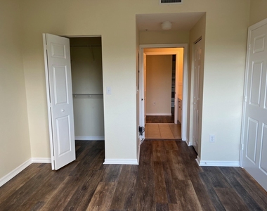 2802 Sarento Place - Photo Thumbnail 11