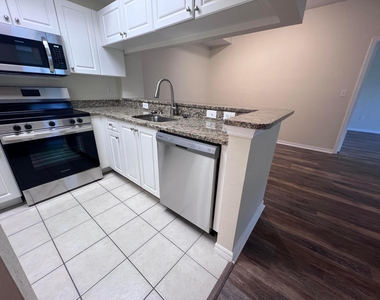 2802 Sarento Place - Photo Thumbnail 2
