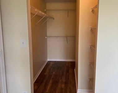 2802 Sarento Place - Photo Thumbnail 8
