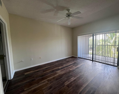2802 Sarento Place - Photo Thumbnail 6