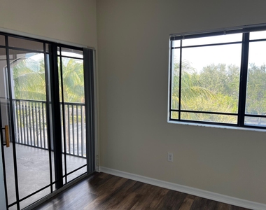 2802 Sarento Place - Photo Thumbnail 7