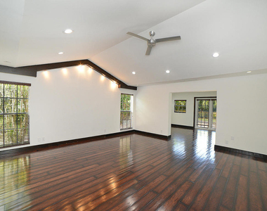 6943 Giralda Circle - Photo Thumbnail 10