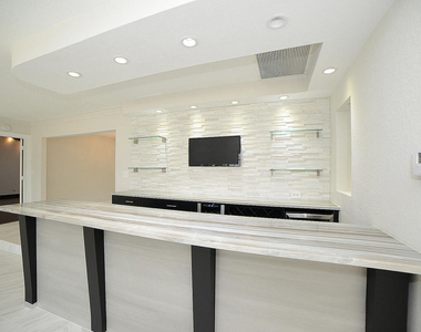 6943 Giralda Circle - Photo Thumbnail 4