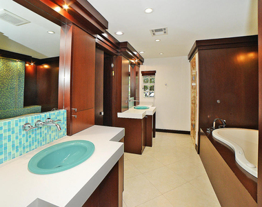 6943 Giralda Circle - Photo Thumbnail 12