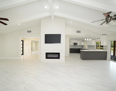 6943 Giralda Circle - Photo Thumbnail 9