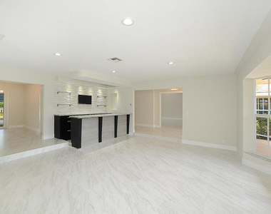 6943 Giralda Circle - Photo Thumbnail 3