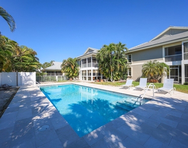 664 Forsyth Street - Photo Thumbnail 30