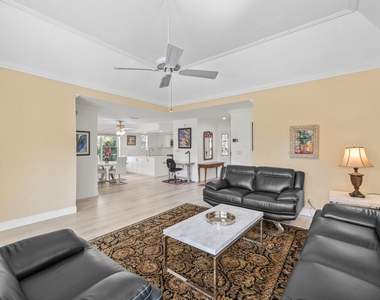 664 Forsyth Street - Photo Thumbnail 13