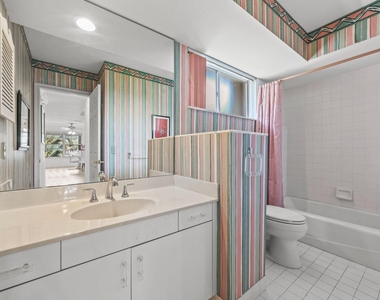 664 Forsyth Street - Photo Thumbnail 16