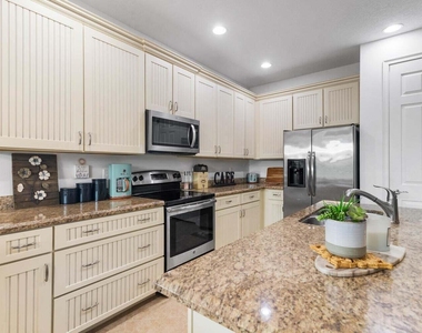 12170 Sw Bennington Circle - Photo Thumbnail 9