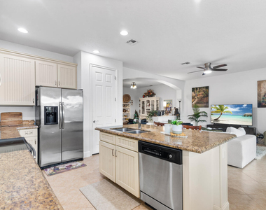 12170 Sw Bennington Circle - Photo Thumbnail 8
