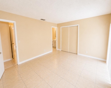 4125 Woodside Drive - Photo Thumbnail 10
