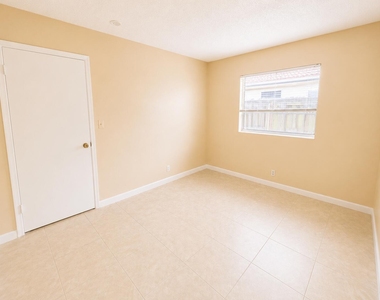 4125 Woodside Drive - Photo Thumbnail 16