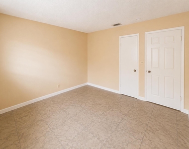 4125 Woodside Drive - Photo Thumbnail 15