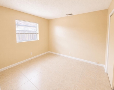 4125 Woodside Drive - Photo Thumbnail 14