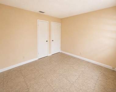 4125 Woodside Drive - Photo Thumbnail 13