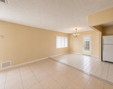 4125 Woodside Drive - Photo Thumbnail 3