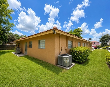 4125 Woodside Drive - Photo Thumbnail 2