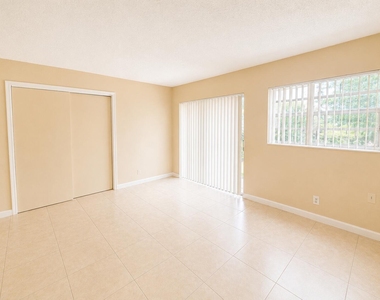 4125 Woodside Drive - Photo Thumbnail 9